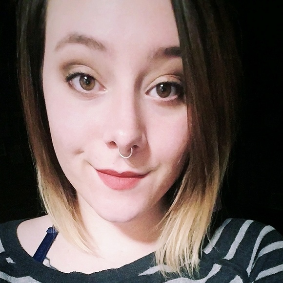 Meet your Posher, Ashley - Picture 1 of 1